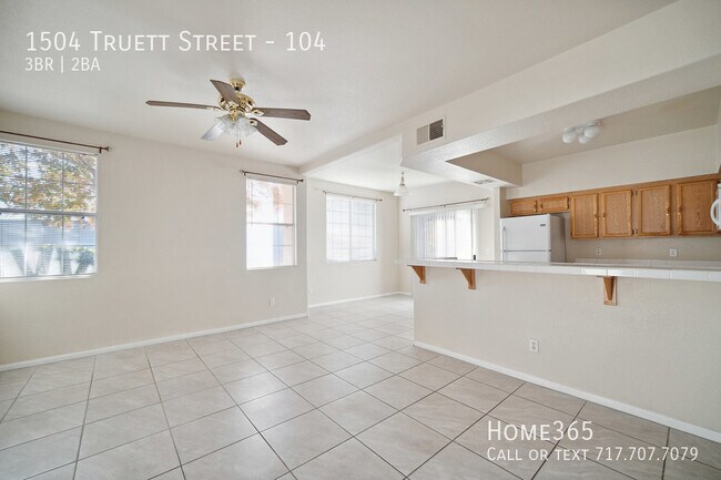 Foto del edificio - Stunning 3 Bedroom 2 Bathroom Apartment - ...