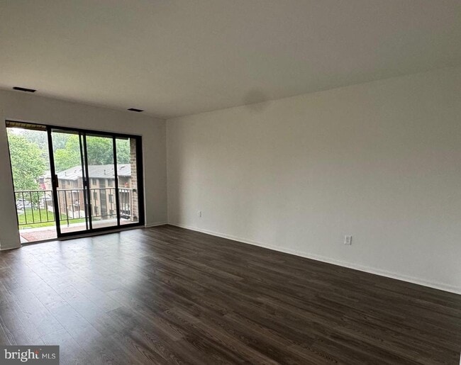 Building Photo - 6011 Majors Ln