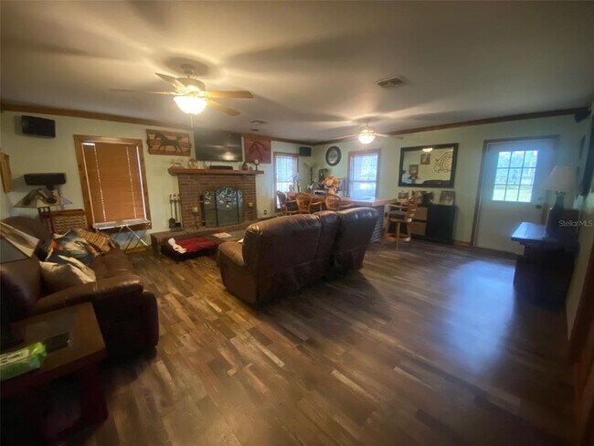 Building Photo - 7115 SW 80th Ave