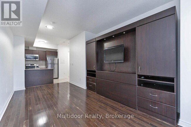 Building Photo - 385 Prince of Wales Dr