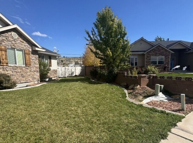 Building Photo - 5240 Woodland Pointe Cir