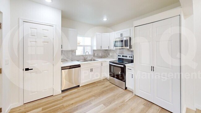 Foto del edificio - 1227 S Edgefield Ave