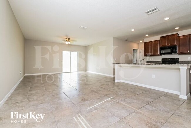 Foto del edificio - 17205 Beach Buttercup Pl