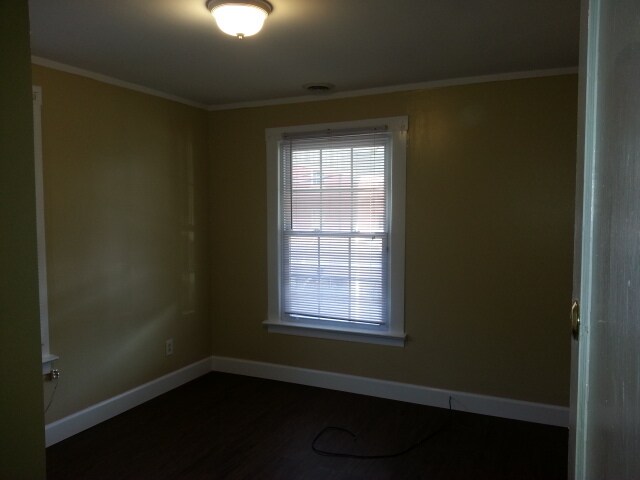 Building Photo - 133 Prall St