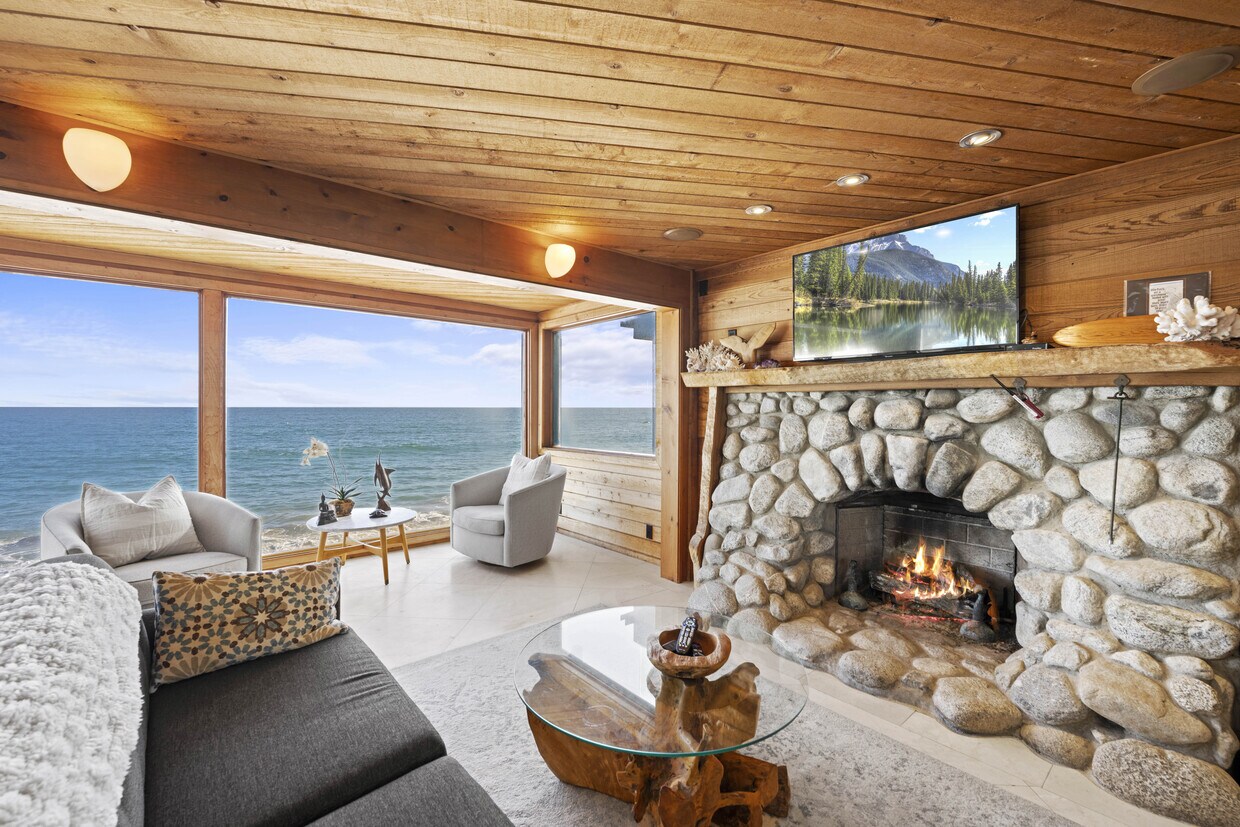 19056 E Pacific Coast Hwy, Malibu, CA 90265 House for Rent in Malibu, CA