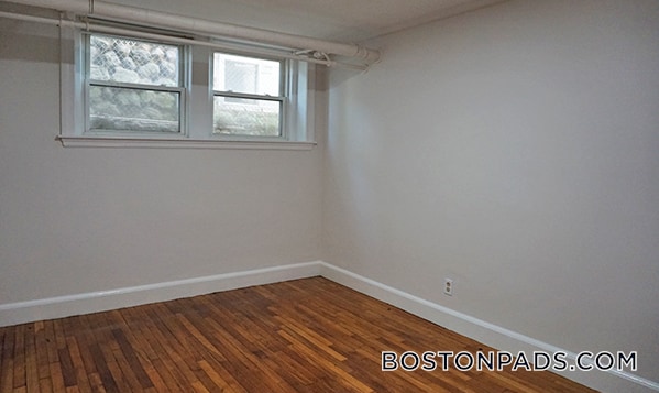 Building Photo - 95 Adams St