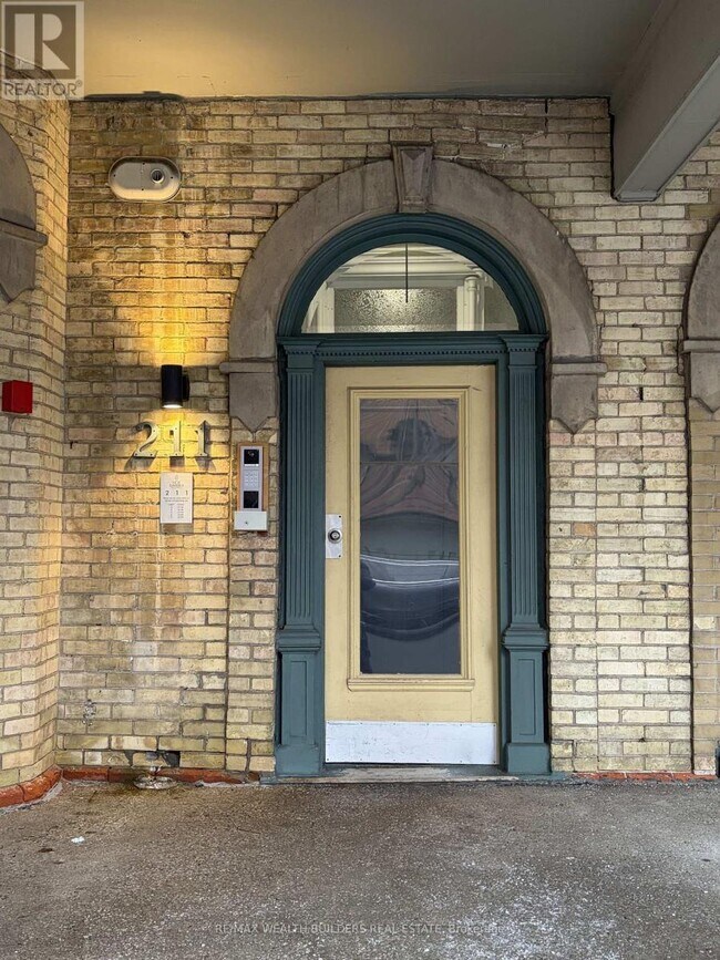 Photo du bâtiment - 211 Jarvis St