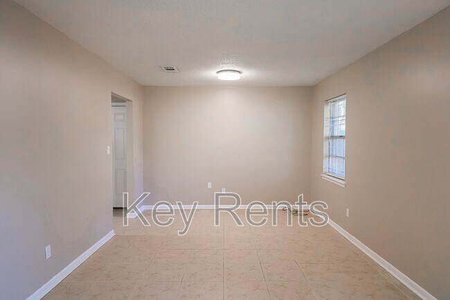 Foto del edificio - 3418 S Blue Angel Pkwy