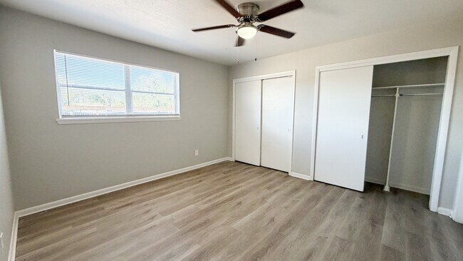 Foto del edificio - Kentwood Apartments