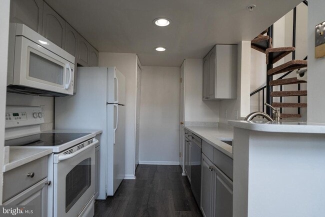 Building Photo - 14049 Vista Dr