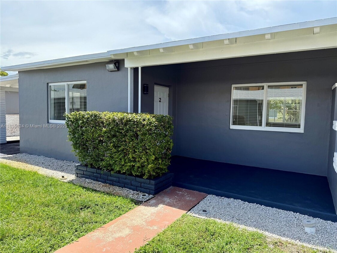 Foto principal - 2215 Madison St