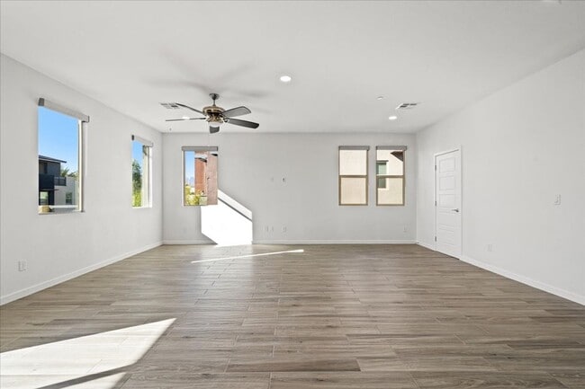 Building Photo - Resort-Style Living in a Modern 2 Bedroom ...