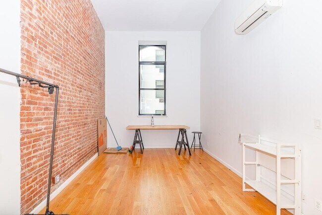 Building Photo - 618 Bushwick Ave