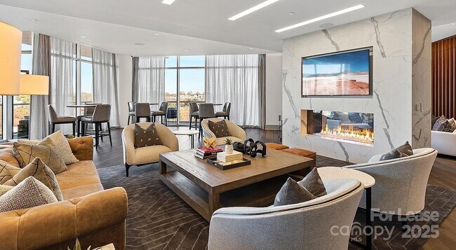 Building Photo - 4425 Sharon Rd