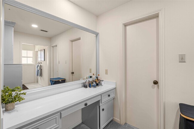 Foto del edificio - 5606 Graystone Ln