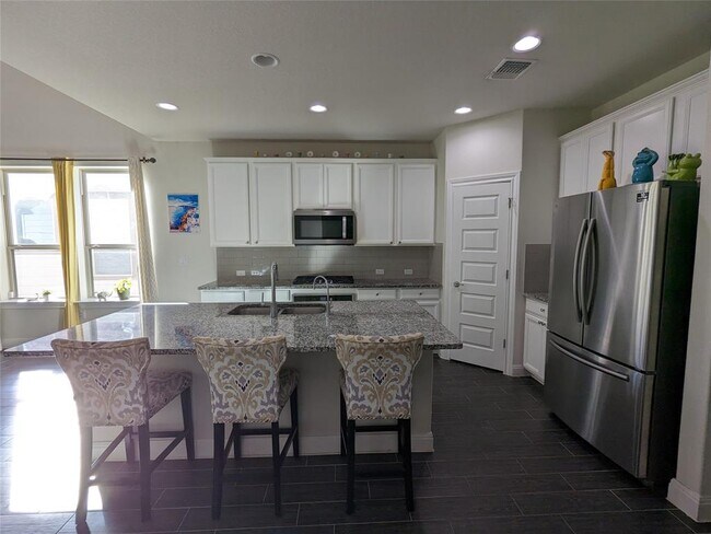 Building Photo - 9905 Quercia Dr