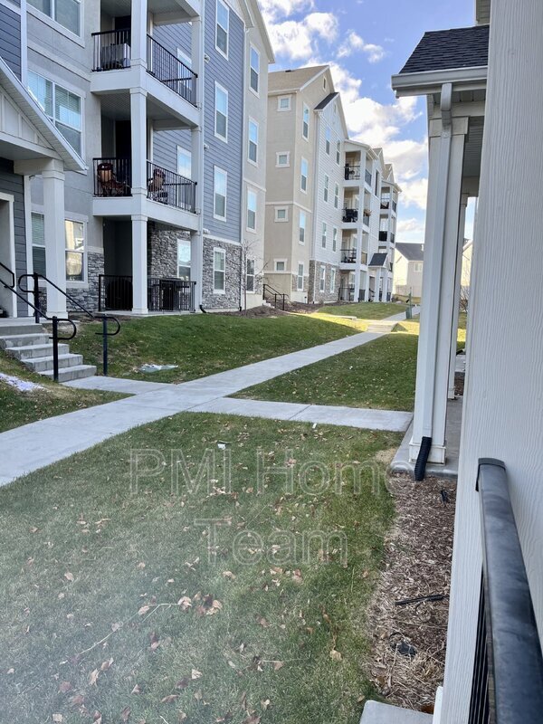Building Photo - 14474 S Renner Ln