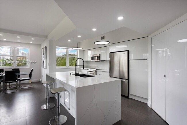 Foto del edificio - 19900 E Country Club Dr