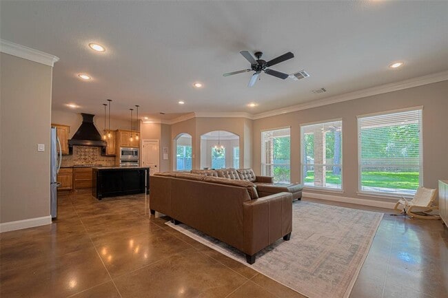 Building Photo - 503 Weisinger Dr