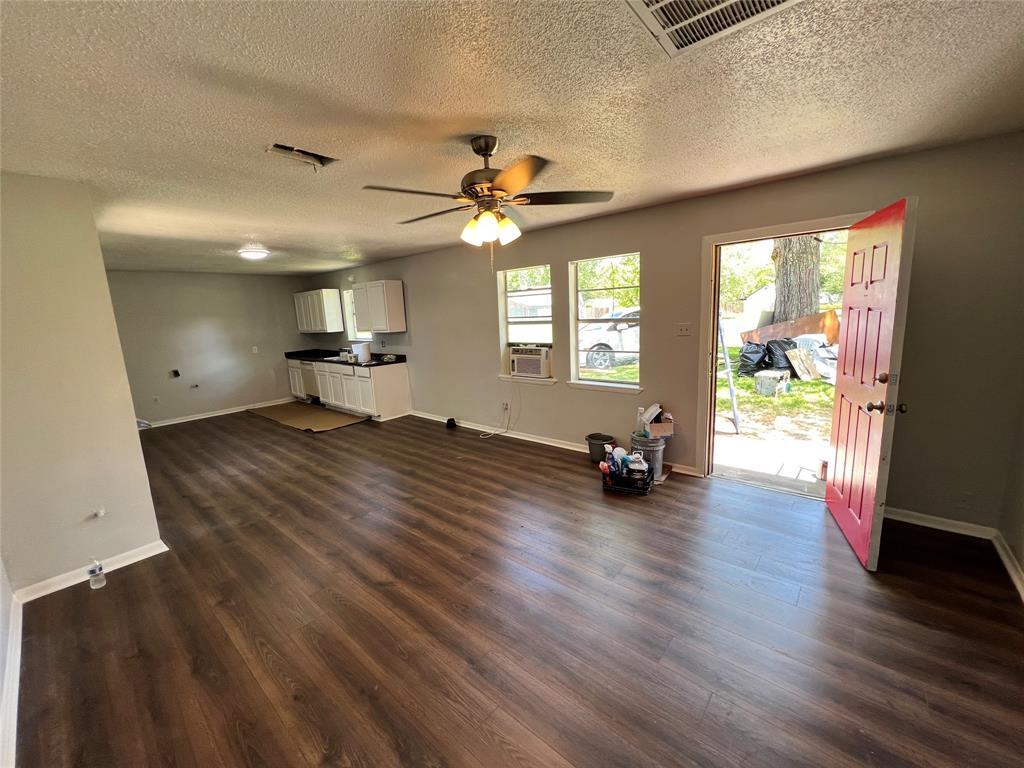 12410 24th St, Santa Fe, TX 77510 Room for Rent in Santa Fe, TX