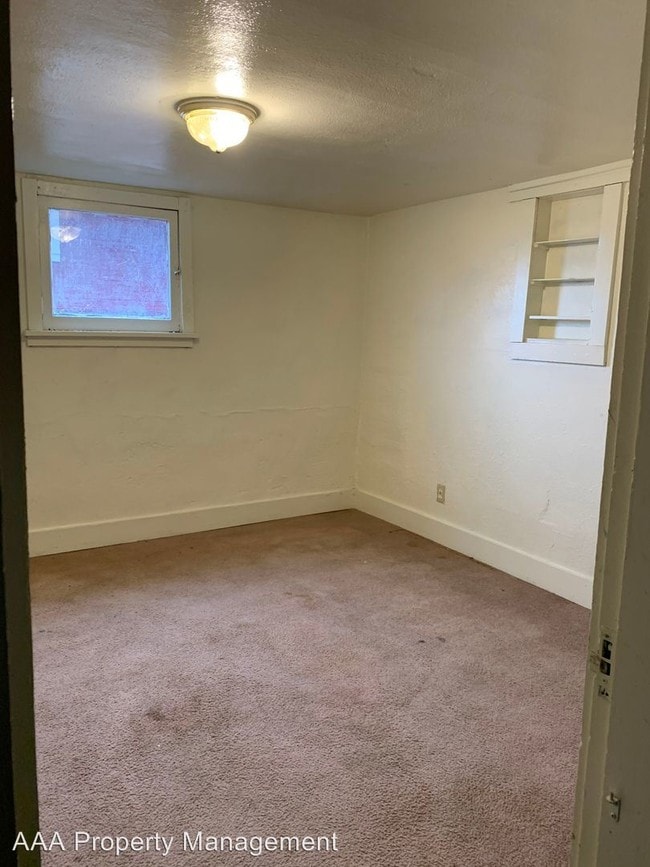 Building Photo - 5 br, 2 bath House - 1150 East st