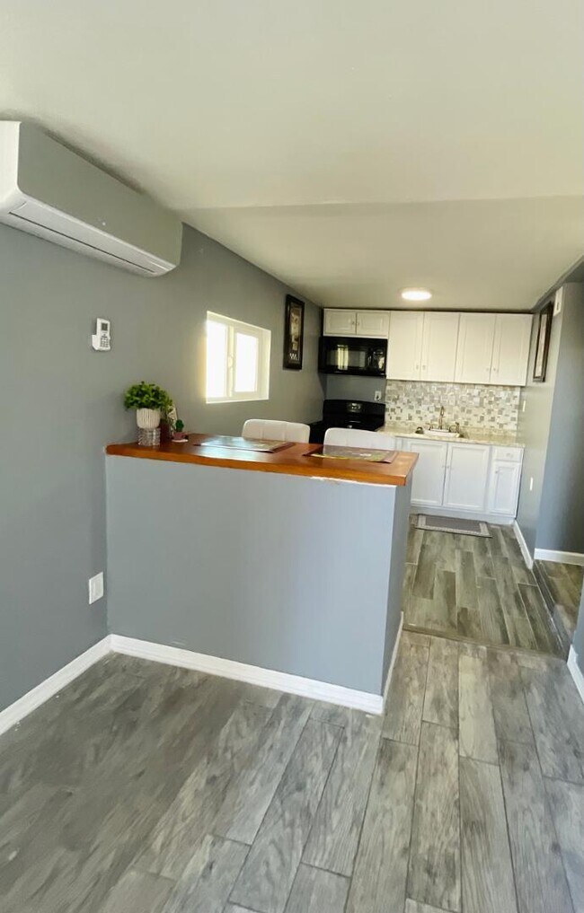 Building Photo - 3720 W Mauna Loa Ln