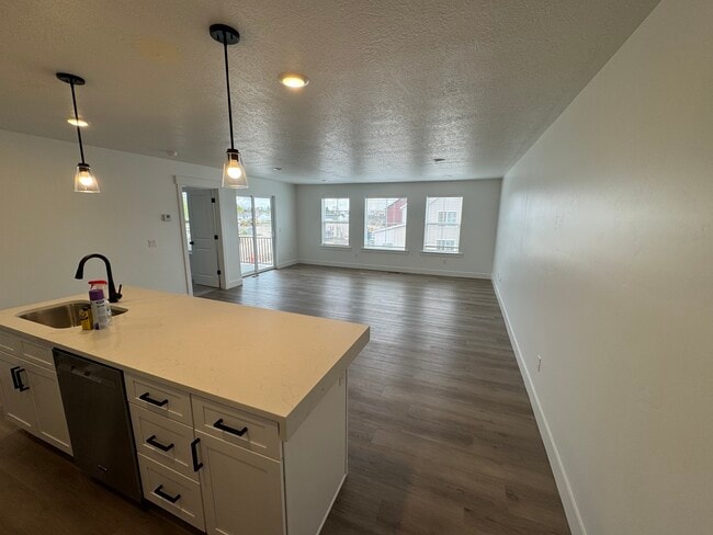 Building Photo - 526 Rizzini Wy