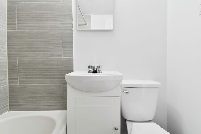 Building Photo - 7320 Av Christophe-Colomb