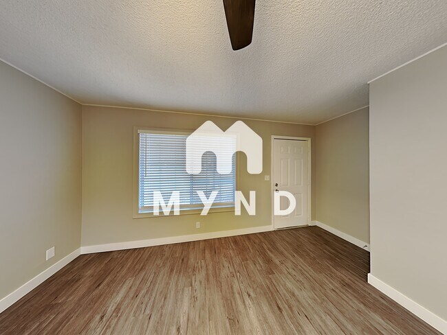 Building Photo - 428 Longtree Ave