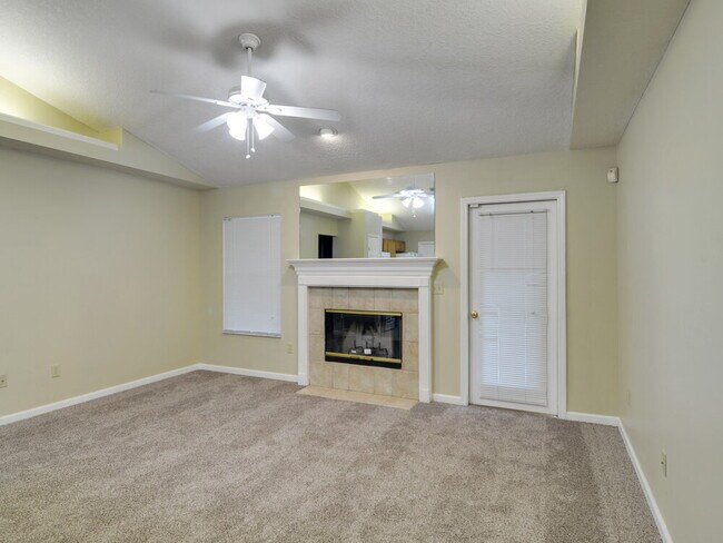 Foto del edificio - 3029 Hickory Glen Dr