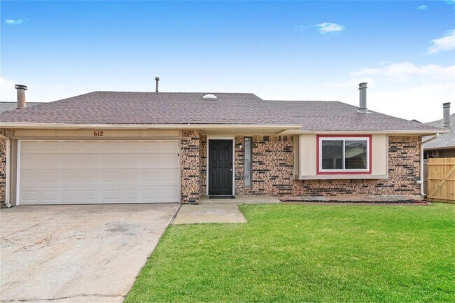 Building Photo - 612 Sage Brush Rd