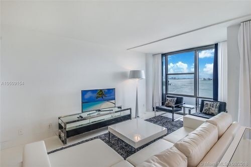 Foto del edificio - 9000 Bay Dr