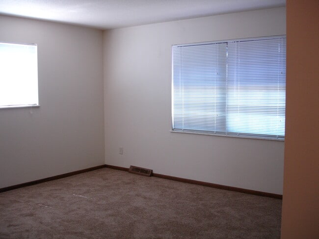 Sala de estar - 7101 N Park Ave