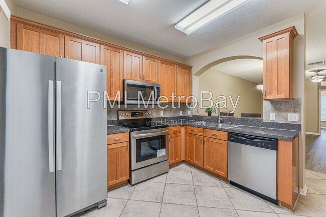 Building Photo - 15706 Fishhawk Falls Dr