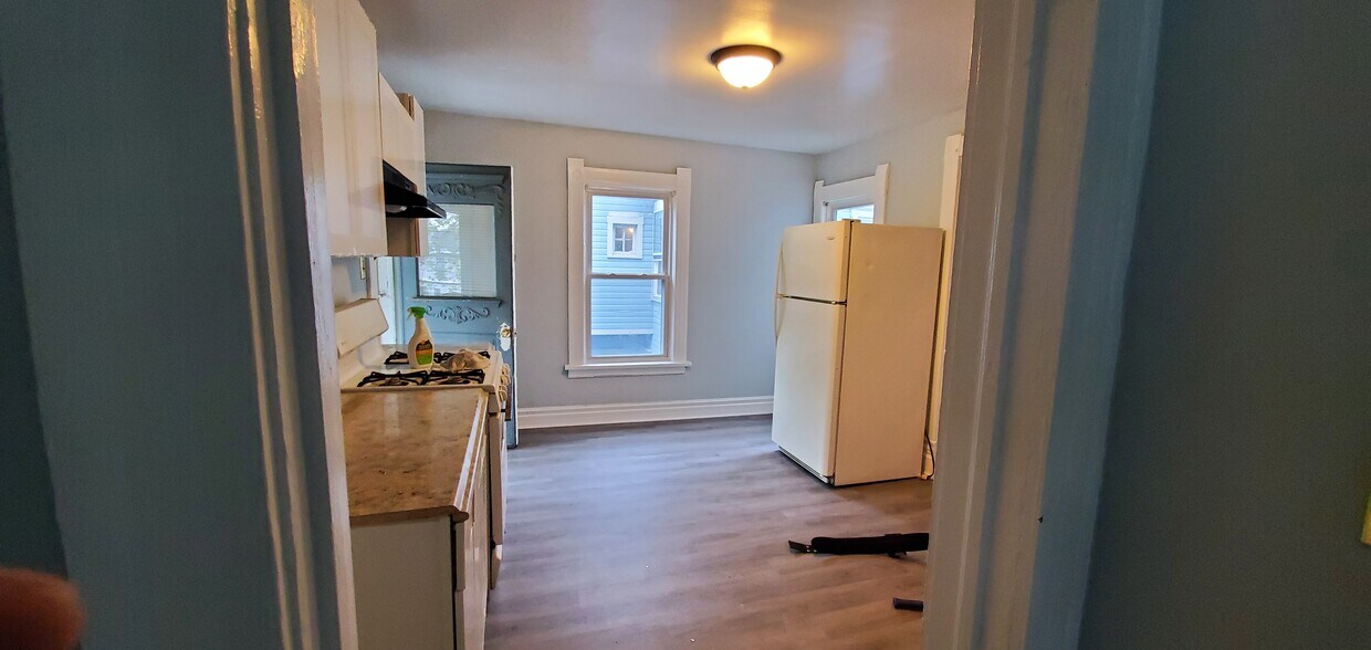 Primary Photo - 539 Columbus Ave