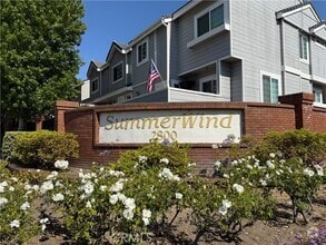 Building Photo - 2800 Plaza del Amo
