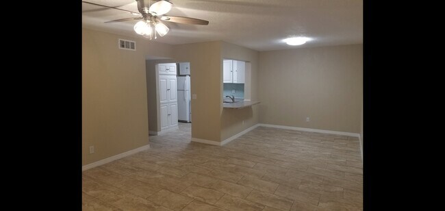 Building Photo - 8209 Sun Spring Cir