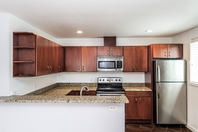 Foto del edificio - **Updated 2-Bedroom Condo with Secure Parking**