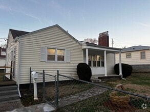 Building Photo - 521 Lee Cir