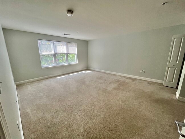 Building Photo - 320 Rindge Ave