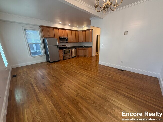 Building Photo - 157 M St