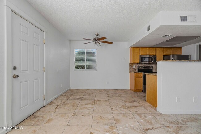 Foto del edificio - 6627 N 27th Ave