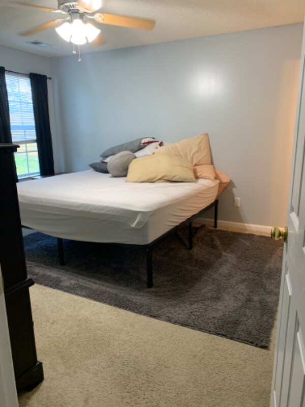 Building Photo - 331 Chickadee Ln