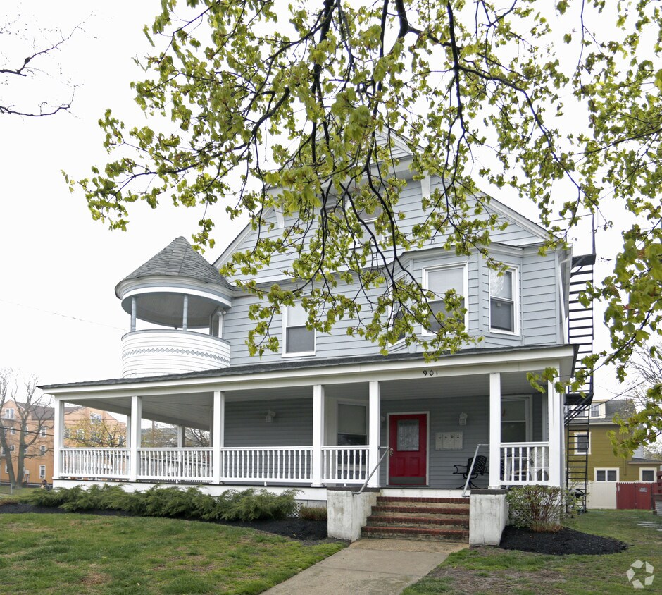 Primary Photo - 901 Grand Ave