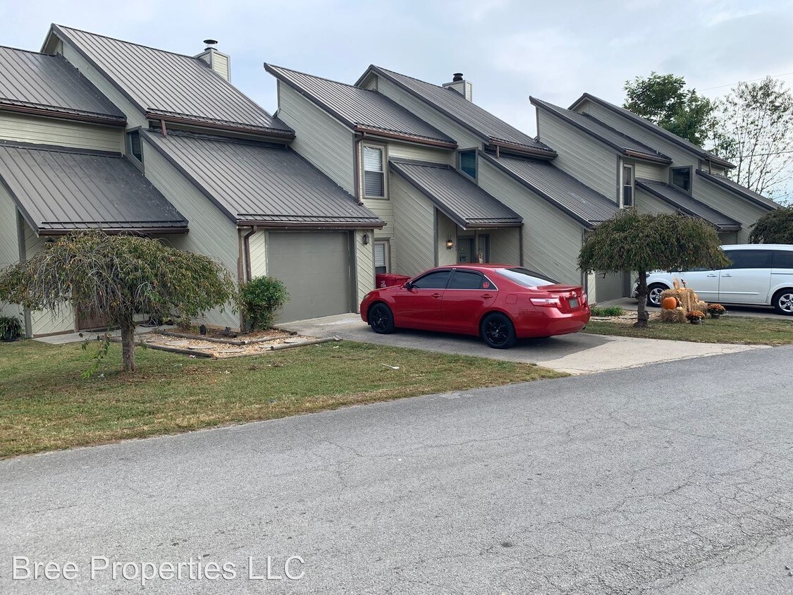 Primary Photo - 44 Millstone Ln