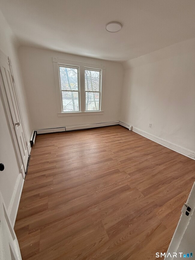 Building Photo - 64 Irion St