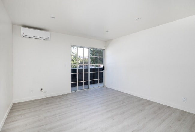 Foto del edificio - 1515 Venice Blvd.
