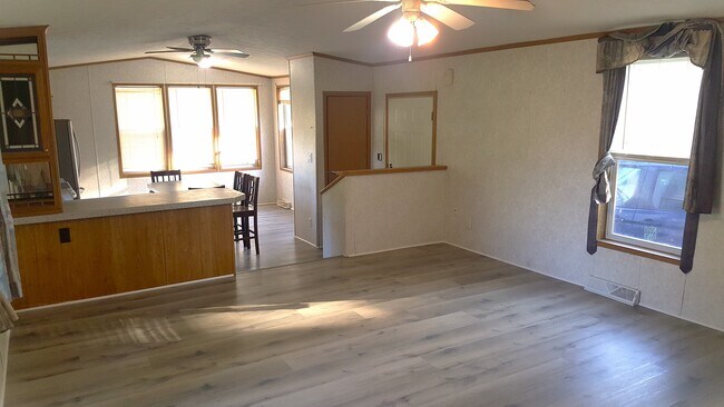 Foto del edificio - 4020 W Madison St