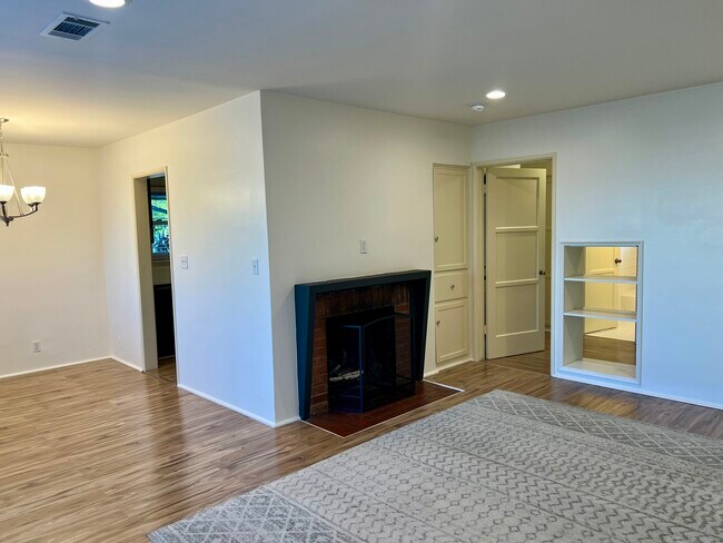 Building Photo - 1602 Raymond Hill Rd