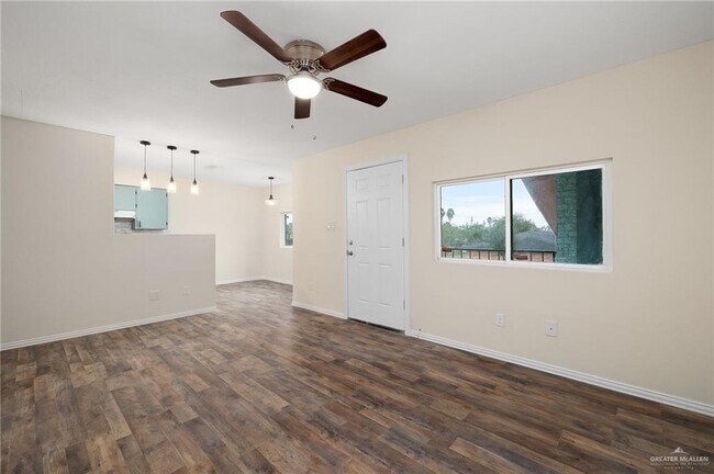 Building Photo - 1620 W Samano St
